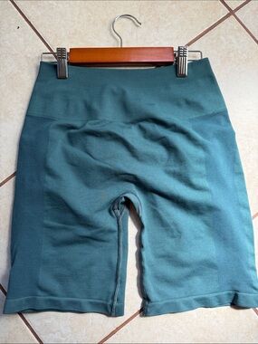 Amplify High-Waist Bike Shorts
